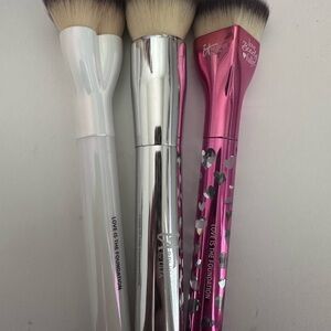 It Cosmetics foundation brushes